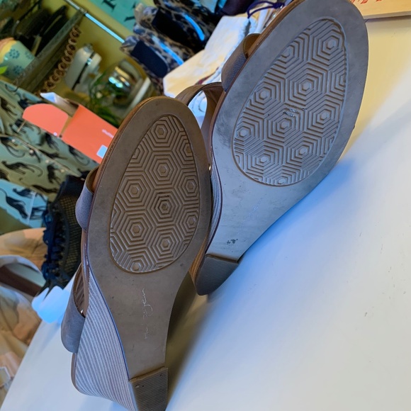 Halogen Clarette Suede Leather Wedge Sandal Brown Size 9 - Picture 6 of 13